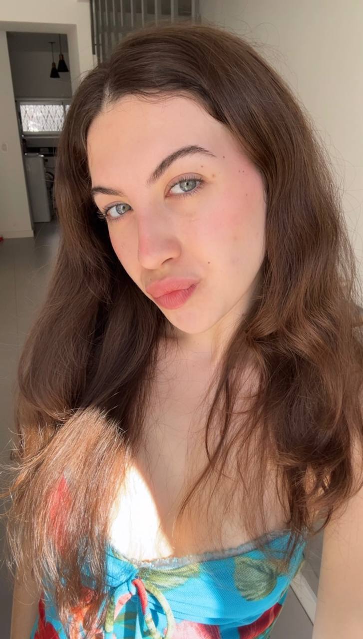 Nude girl Amber in Iquitos