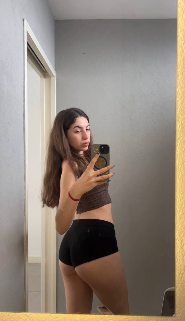 Amber in her underwear in Iquitos