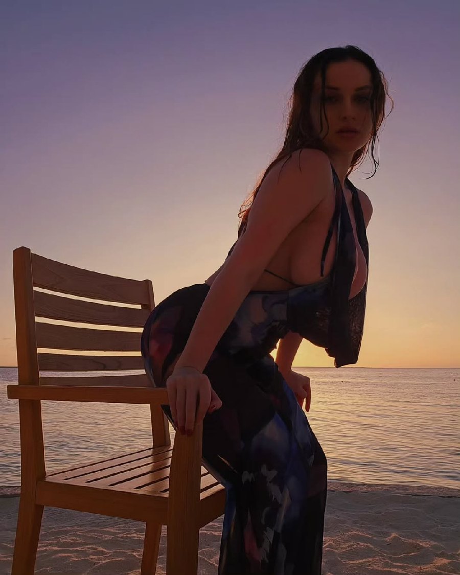 Sexy girl Miranda Faith nude in Iquitos