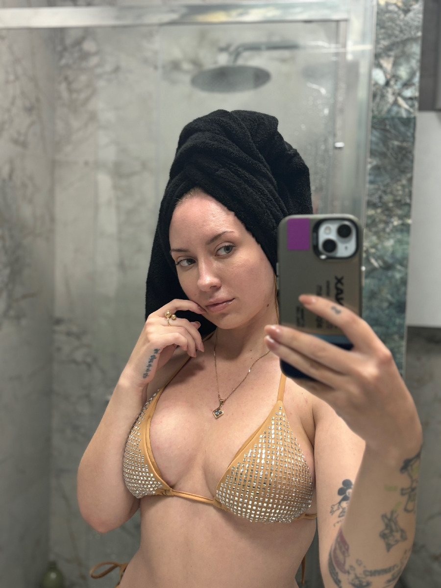 Nude girl KateV in Iquitos