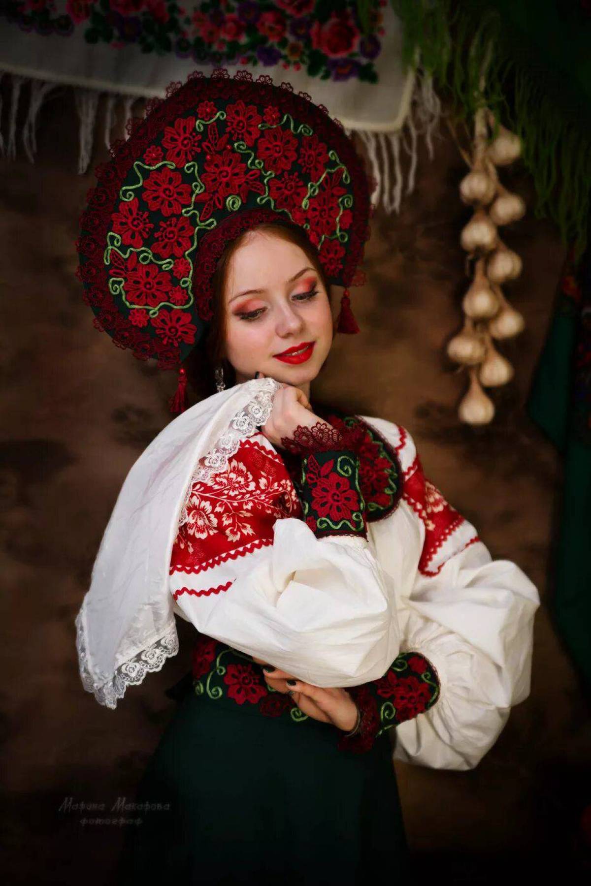Women in Slavic costumes underwear in Iquitos