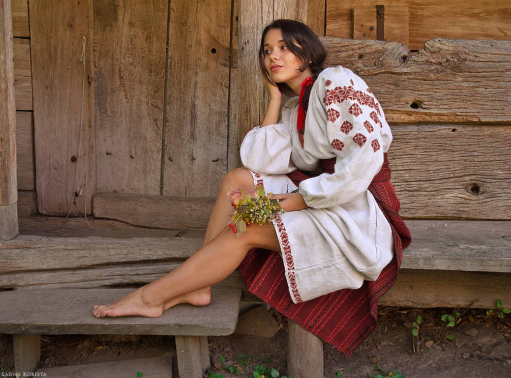 Women in Slavic costumes in Iquitos
