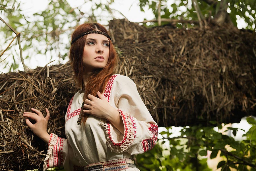 Women in Slavic costumes in Iquitos