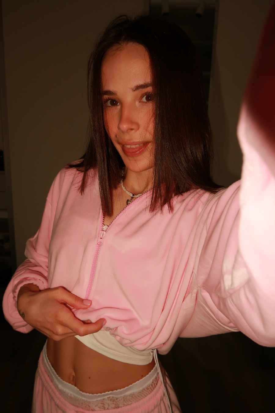 Tina brings the glow — live moments in Iquitos